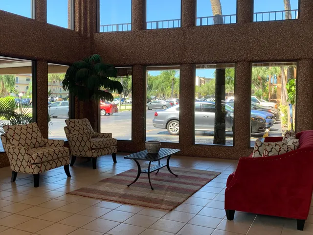 $2,450 | 9370 Southwest 8th Street, Unit 202, Boca Raton, FL 33428