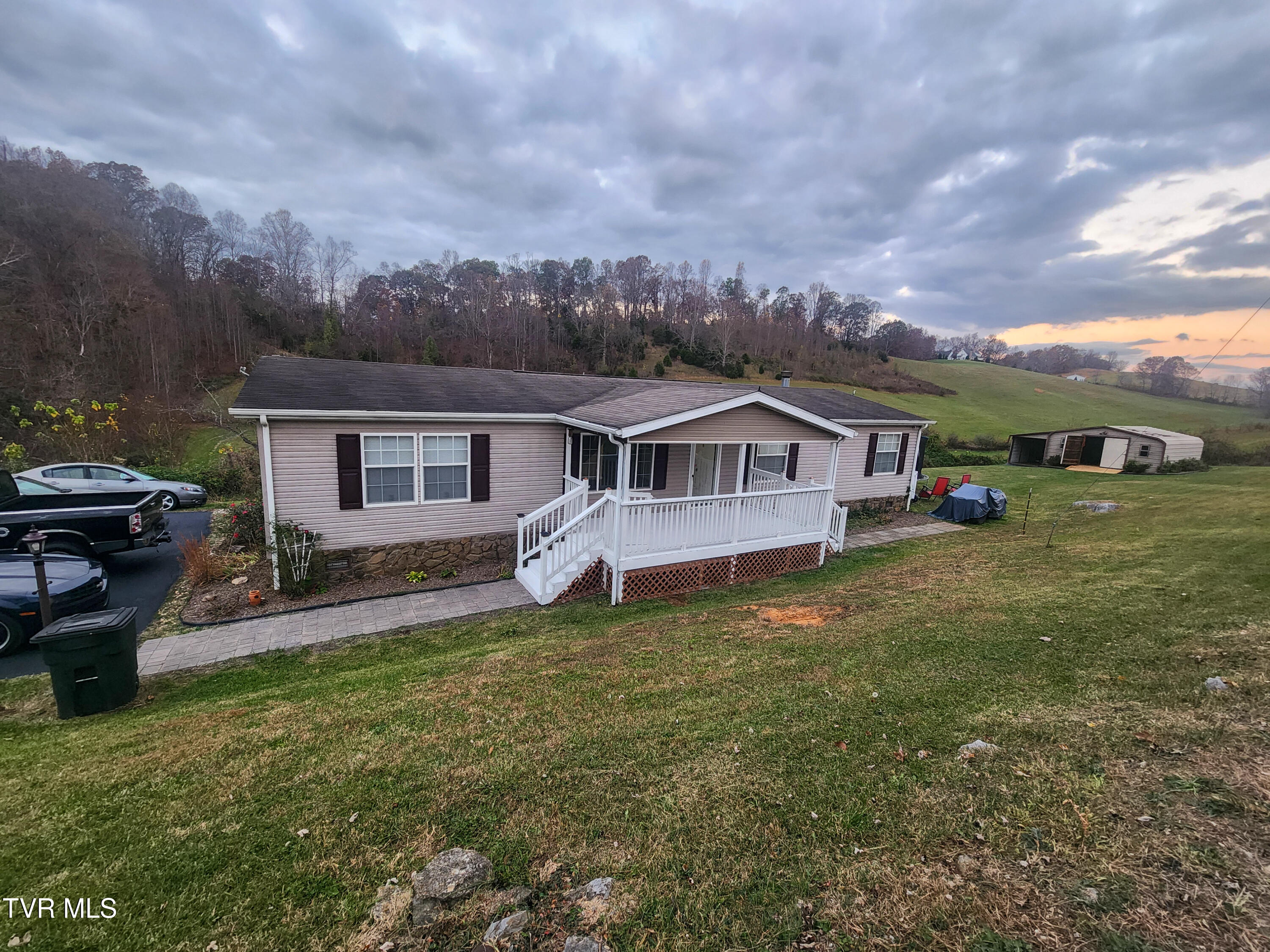 412 Egypt Road Bluff City, TN 37618 - Photo 1 of 16 412 Egypt-01