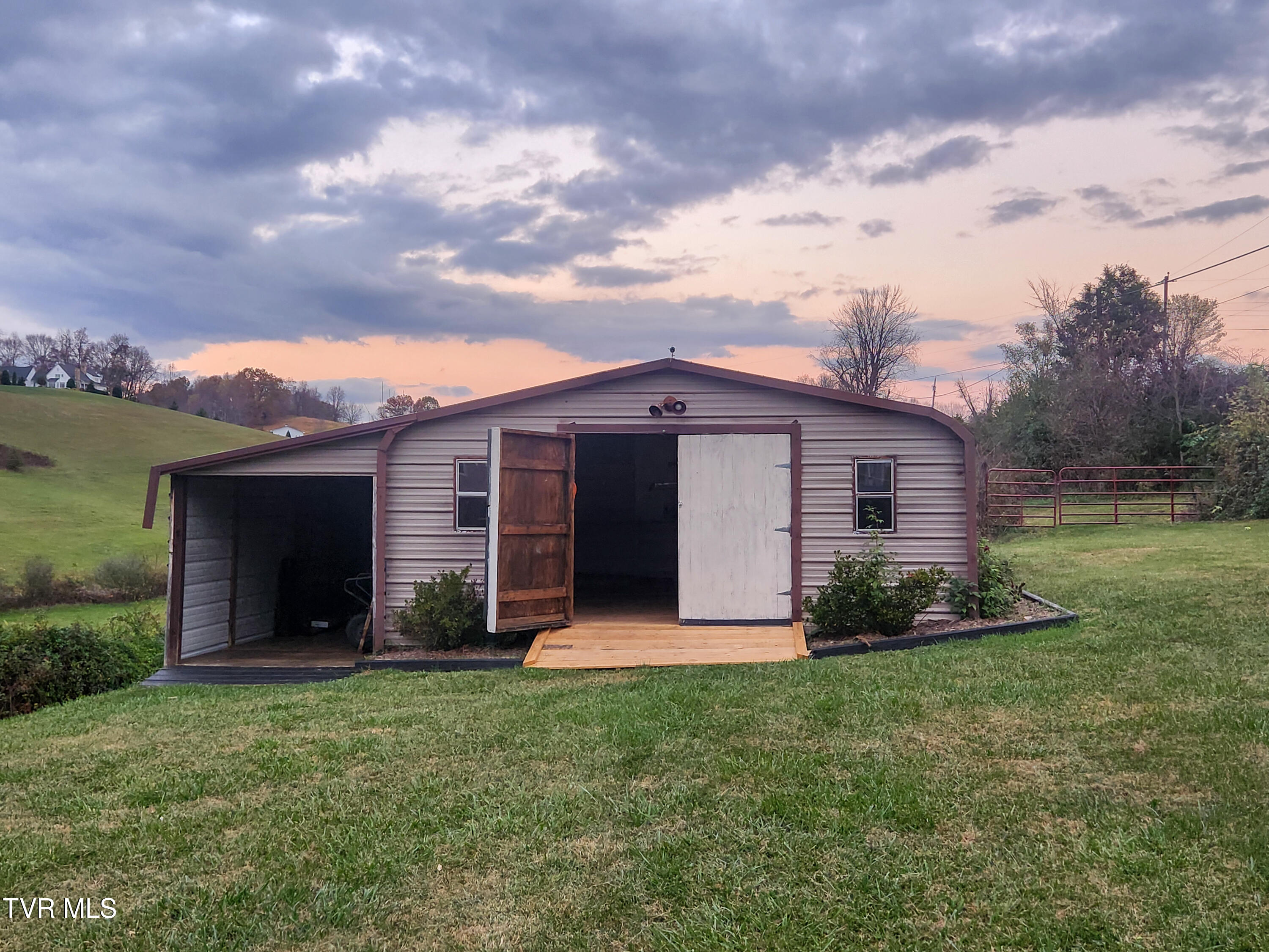 412 Egypt Road Bluff City, TN 37618 - Photo 14 of 16 412 Egypt-14