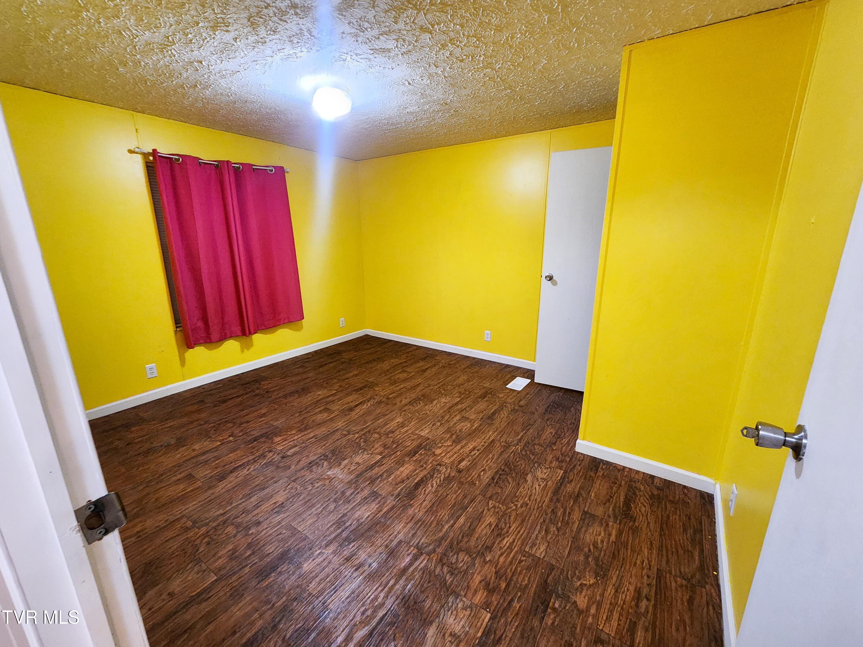 412 Egypt Road Bluff City, TN 37618 - Photo 4 of 16 412 Egypt-04