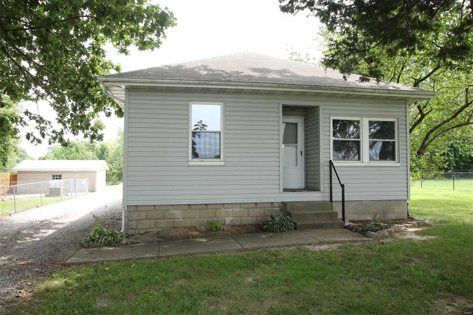 3519 Pump House Road Alton, IL 62002 - Photo 1 of 16