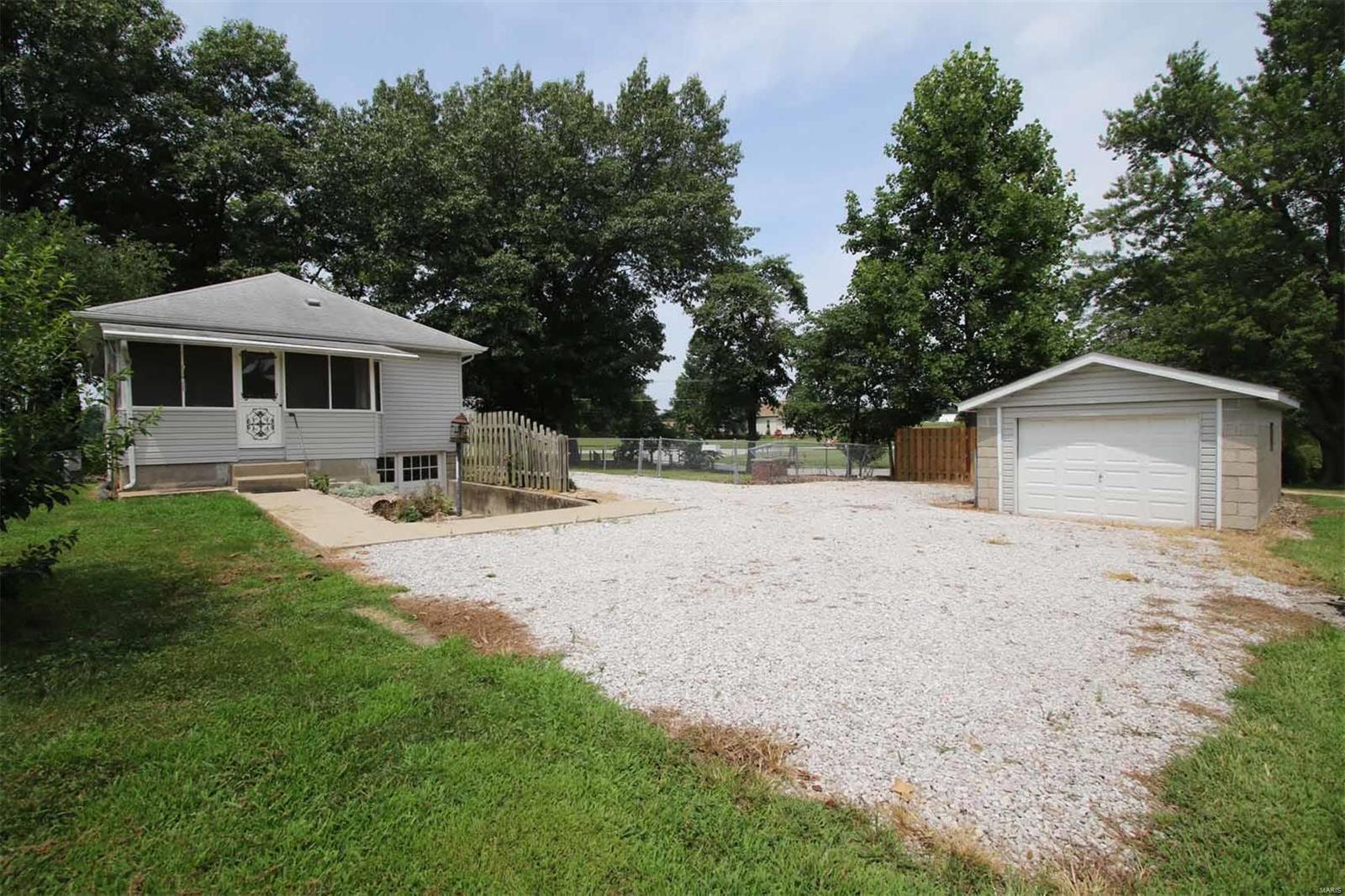3519 Pump House Road Alton, IL 62002 - Photo 3 of 16