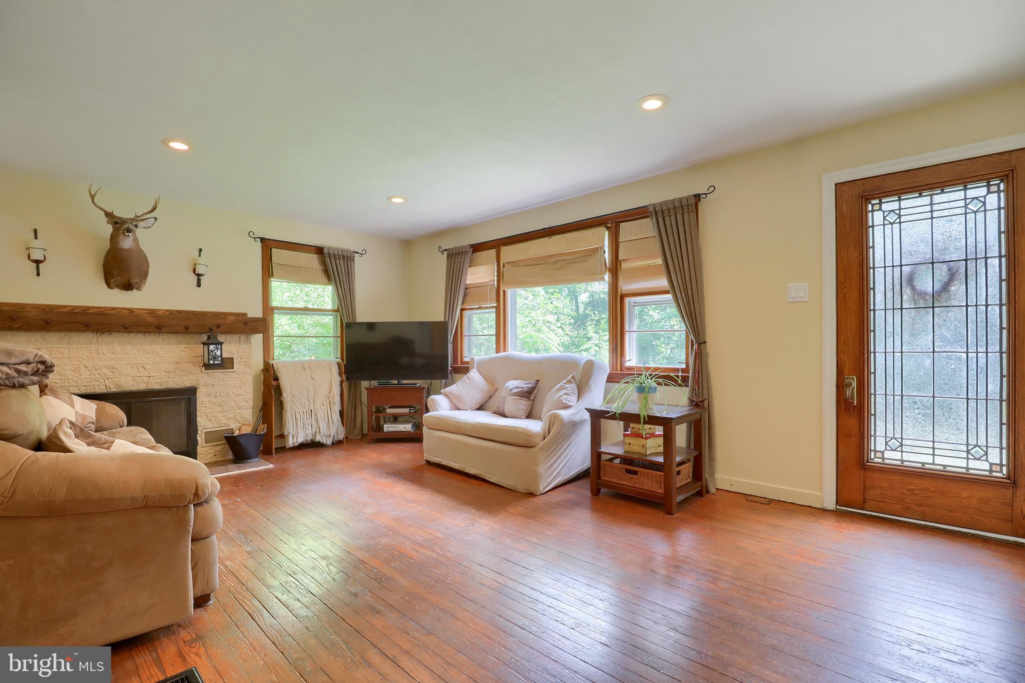 250 Green Valley Road York, PA 17403 - Photo 6 of 41 Gallery Image 6