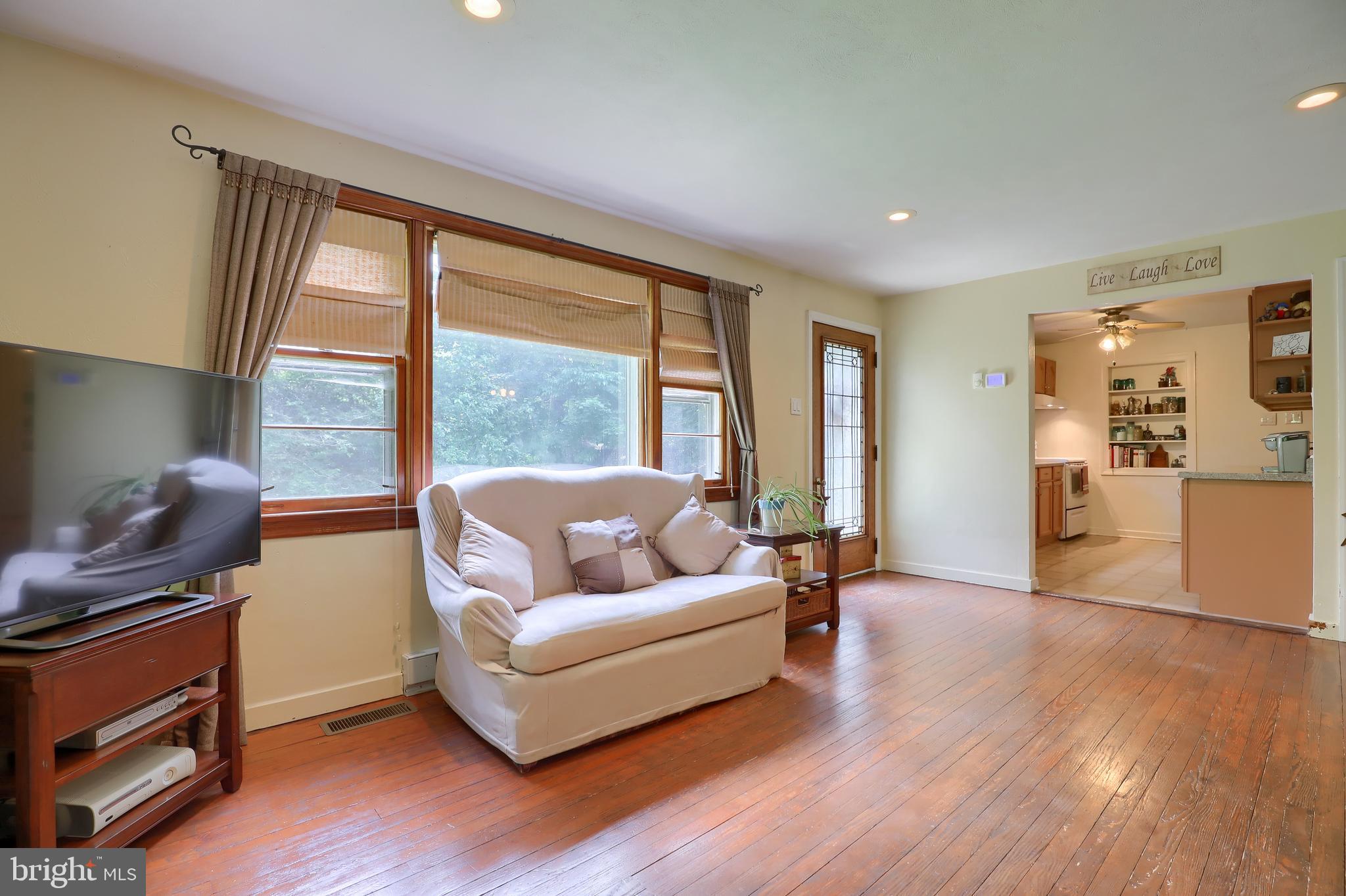 250 Green Valley Road York, PA 17403 - Photo 10 of 41 Gallery Image 10