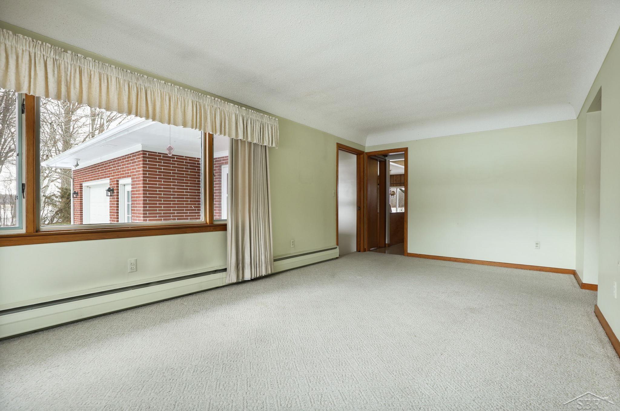 11245 North Evergreen Road Birch Run, MI 48415 - Photo 11 of 61 50129037-c62d780b-b45b-496d-97c4-8b315dc0ff2a.JPG