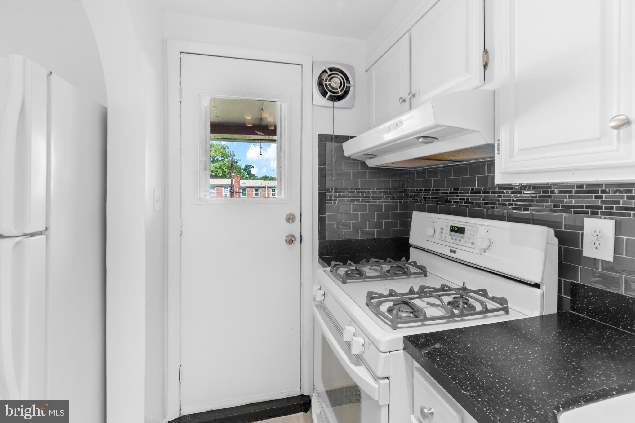 3732 Clarenell Road Baltimore, MD 21229 - Photo 14 of 49