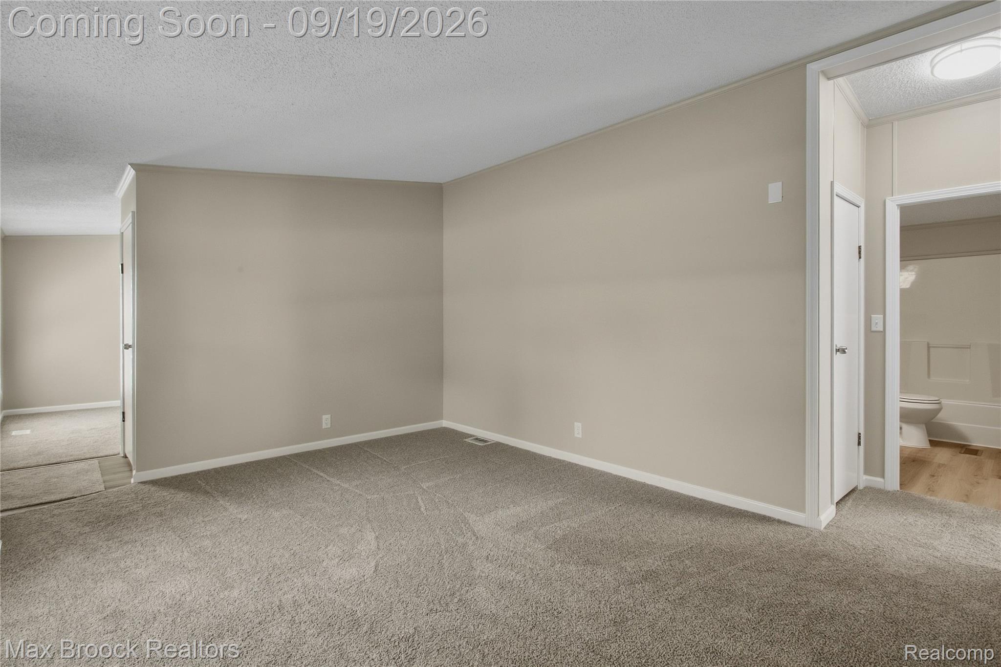 2267 Howe Road Burton, MI 48519 - Photo 19 of 68 IMG_2799.JPG