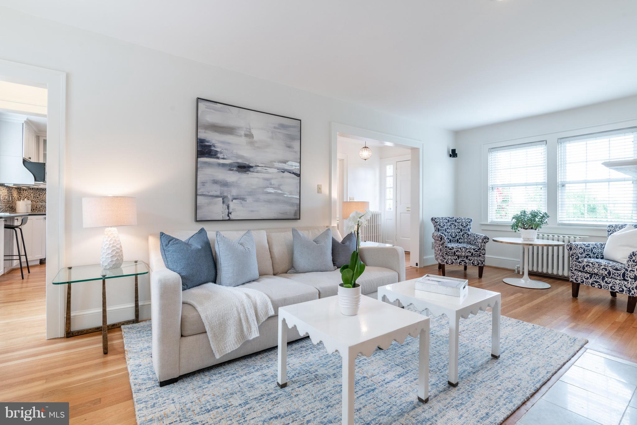 6036 Fort Hunt Road Alexandria, VA 22307 - Photo 2 of 52 Living Room