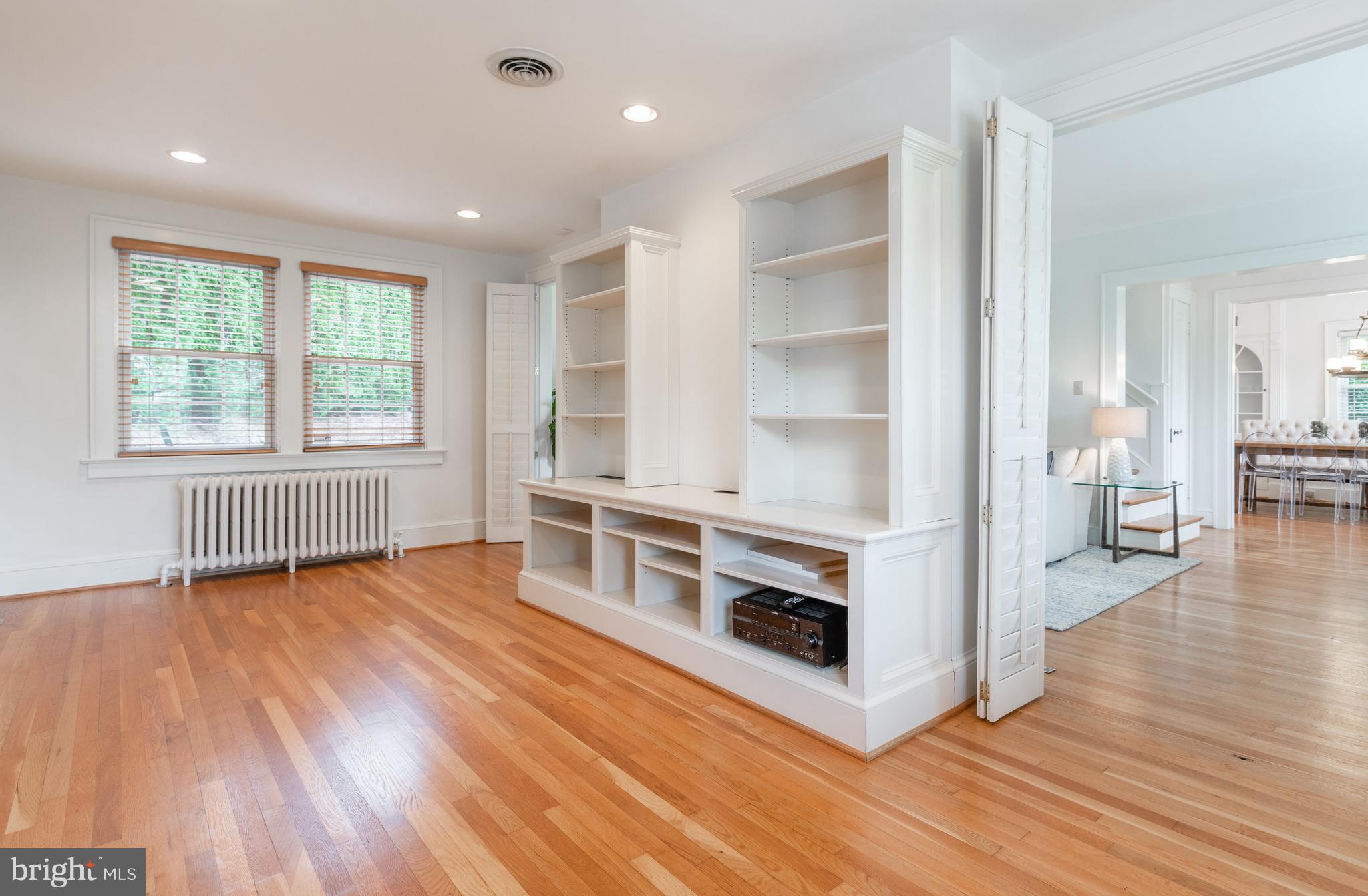 6036 Fort Hunt Road Alexandria, VA 22307 - Photo 17 of 52 Main Level Den with view of living room