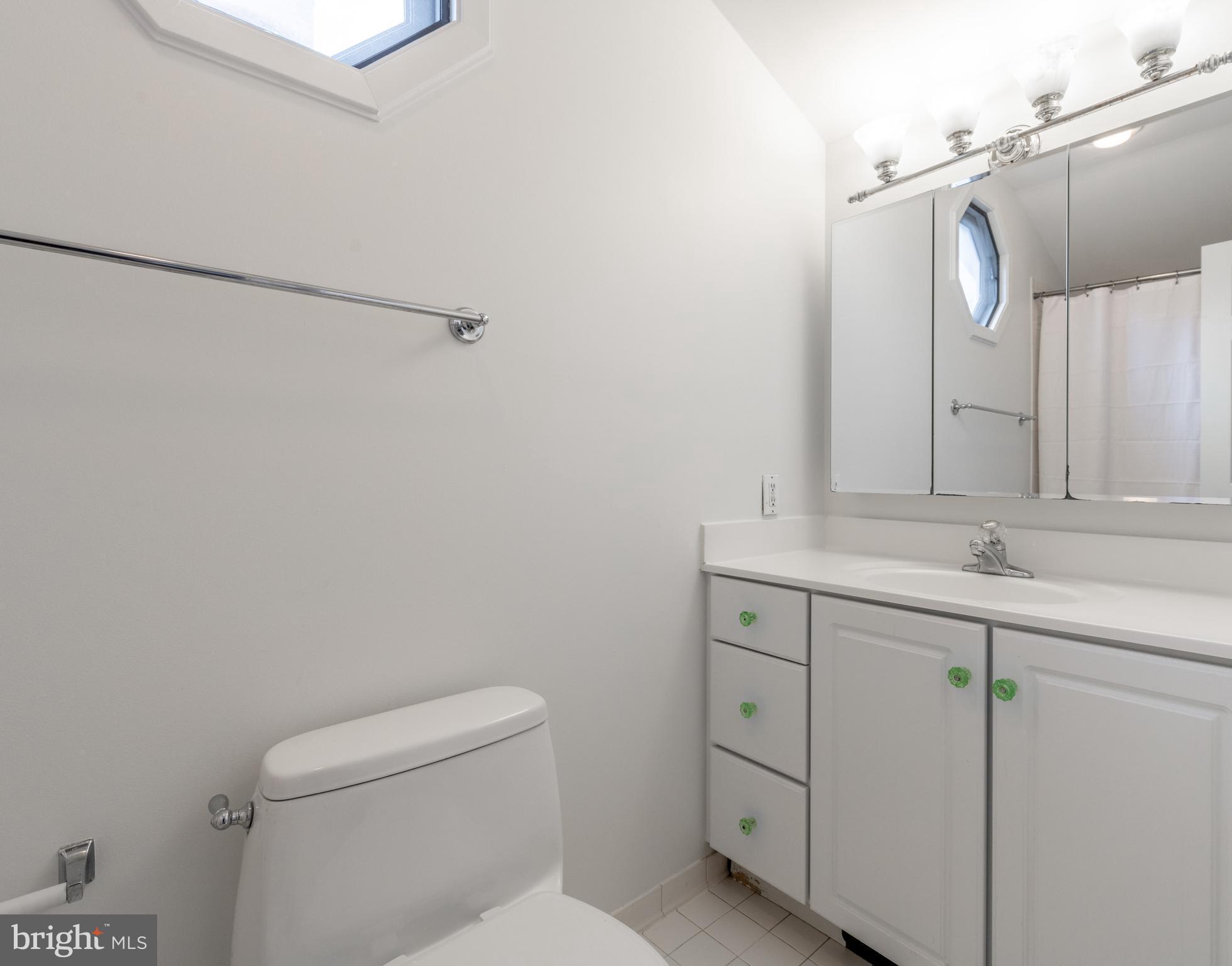6036 Fort Hunt Road Alexandria, VA 22307 - Photo 25 of 52 Adjoining the Master Bedroom
