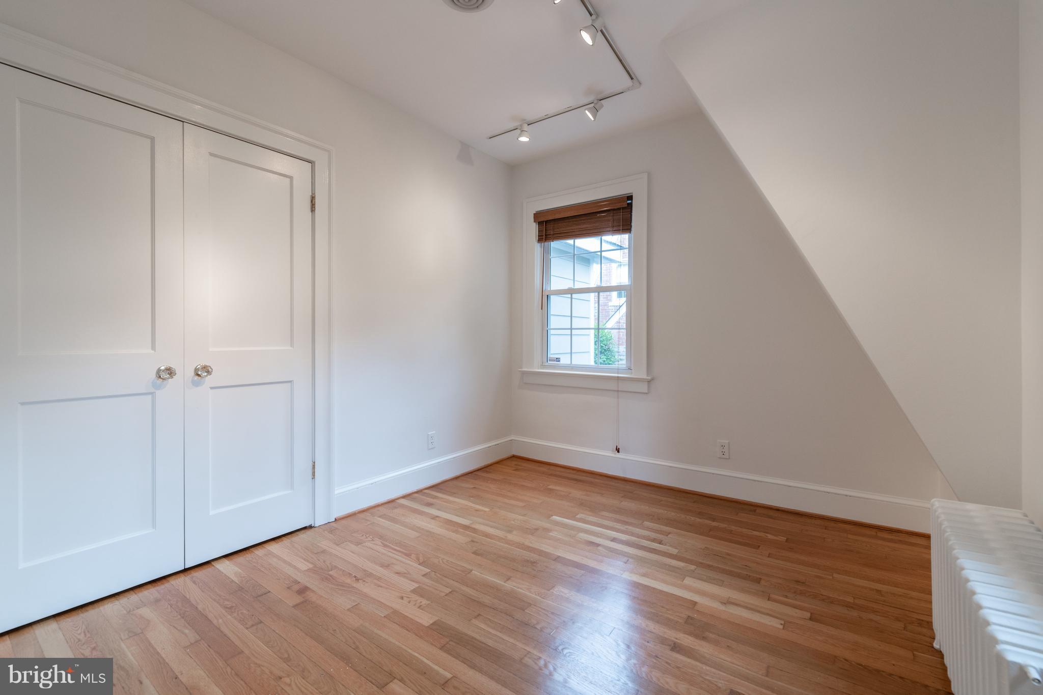 6036 Fort Hunt Road Alexandria, VA 22307 - Photo 27 of 52 Bedroom# 2 with large closet