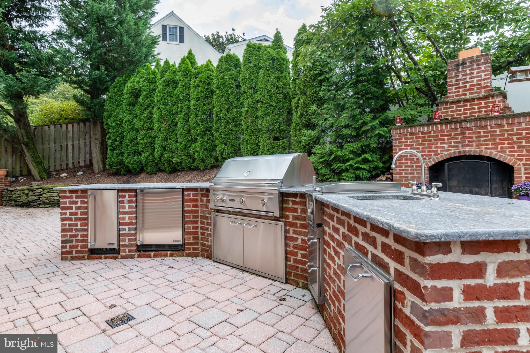 6036 Fort Hunt Road Alexandria, VA 22307 - Photo 4 of 52 Imagine the Fall Fires!