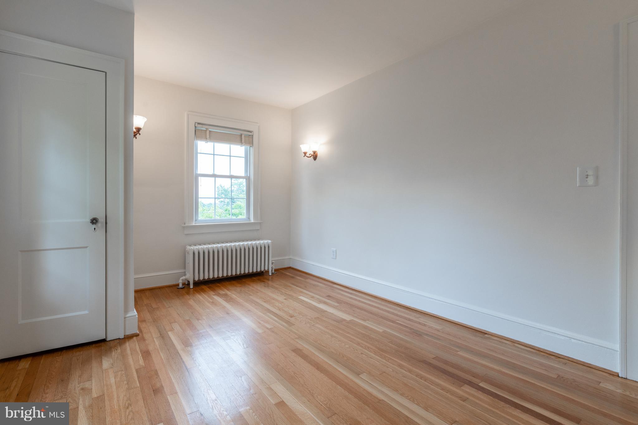 6036 Fort Hunt Road Alexandria, VA 22307 - Photo 31 of 52 Bedroom# 3- another view with closet