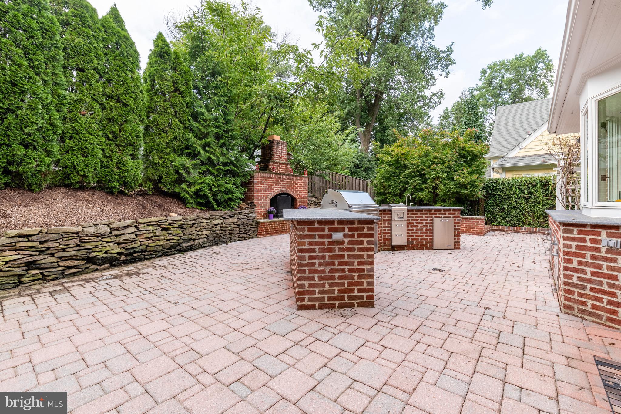 6036 Fort Hunt Road Alexandria, VA 22307 - Photo 40 of 52 Extensive Hardscape