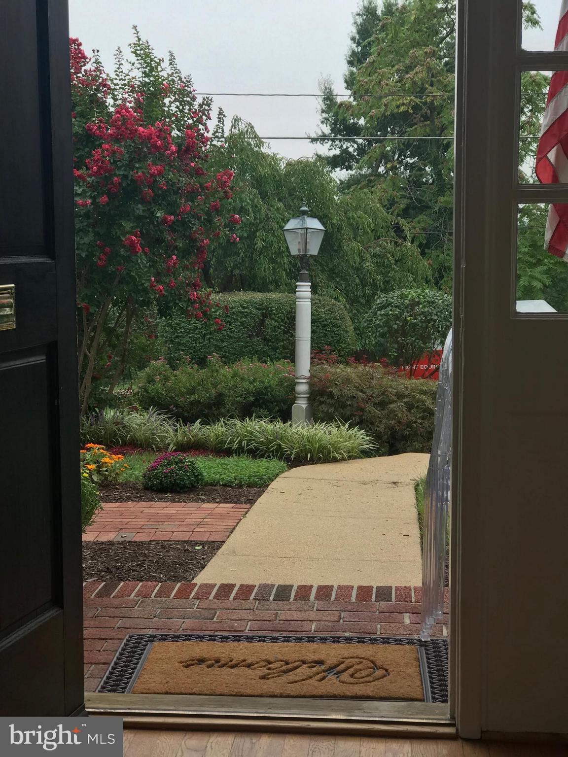6036 Fort Hunt Road Alexandria, VA 22307 - Photo 6 of 52 Front Door Welcome