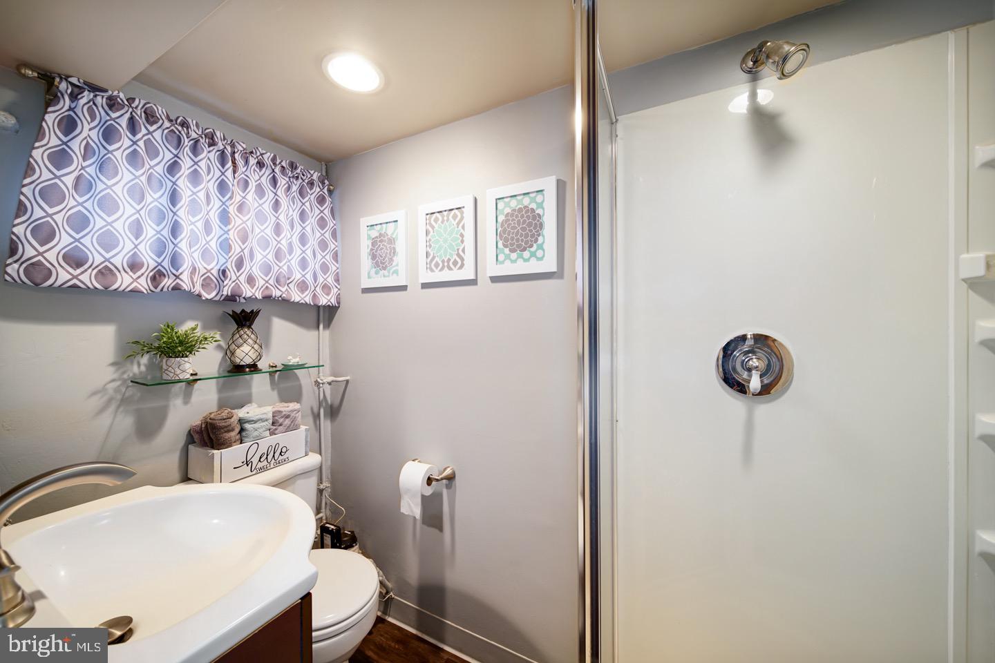 12482 Balston Road Philadelphia, PA 19154 - Photo 20 of 30 a bathroom with a sink toilet and shower