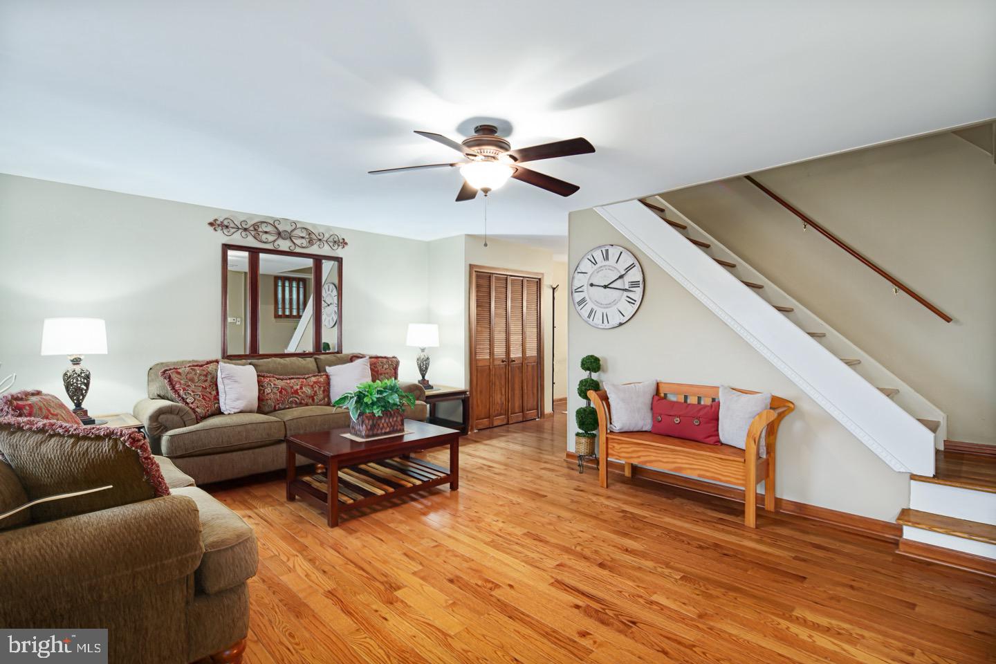 12482 Balston Road Philadelphia, PA 19154 - Photo 10 of 30 a living room with furniture
