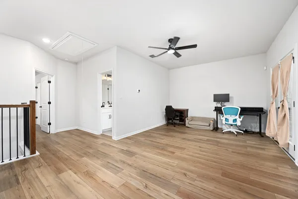 $2,100 | 236 Travis Lane, Liberty Hill, TX 78642