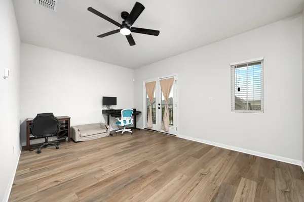 $2,100 | 236 Travis Lane, Liberty Hill, TX 78642