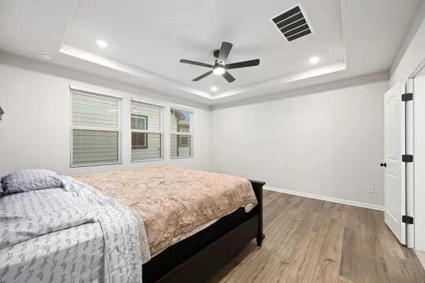 $2,100 | 236 Travis Lane, Liberty Hill, TX 78642