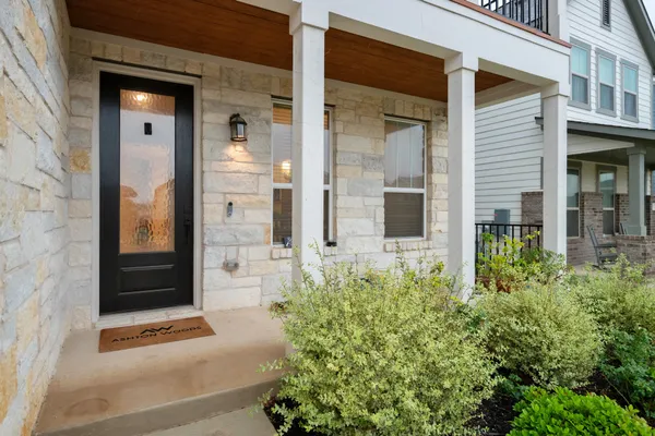 $2,100 | 236 Travis Lane, Liberty Hill, TX 78642