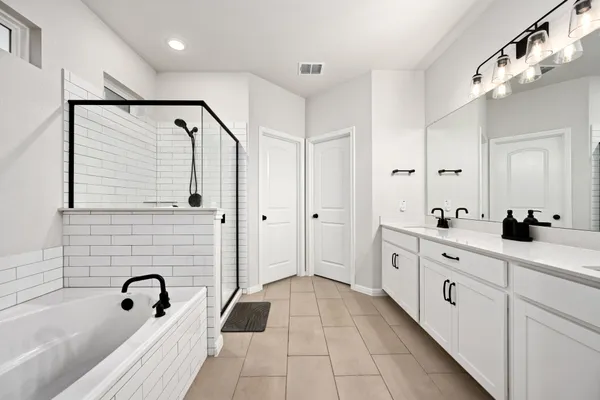 $2,100 | 236 Travis Lane, Liberty Hill, TX 78642