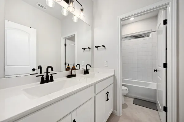 $2,100 | 236 Travis Lane, Liberty Hill, TX 78642