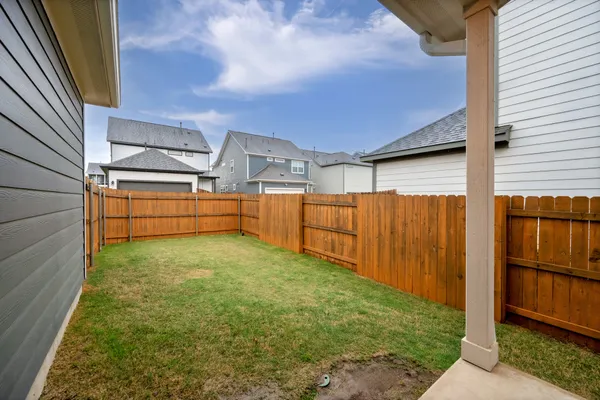 $2,100 | 236 Travis Lane, Liberty Hill, TX 78642