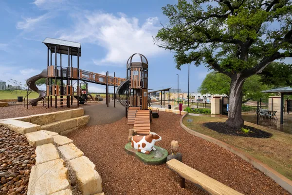 $2,100 | 236 Travis Lane, Liberty Hill, TX 78642