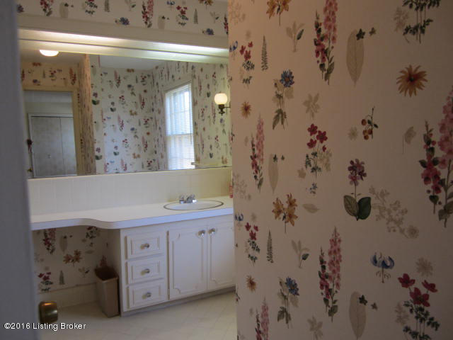 4809 Crofton Road Louisville, KY 40207 - Photo 23 of 25 Private Master Bath
