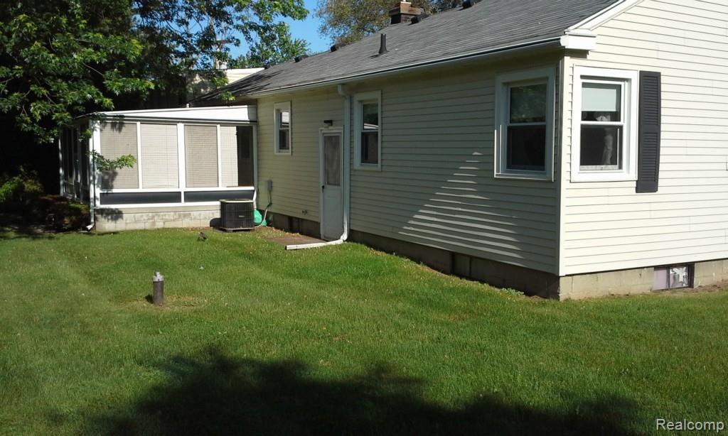 10570 Buno Road Brighton, MI 48114 - Photo 3 of 24 20140603_091410.jpg