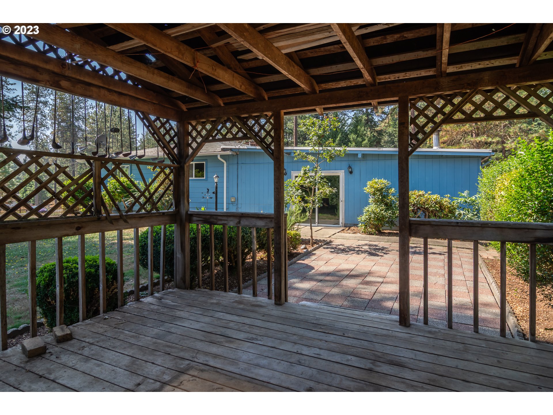 959 Doerner Road Roseburg, OR 97471 - Photo 17 of 40 a view of porch with wooden floor