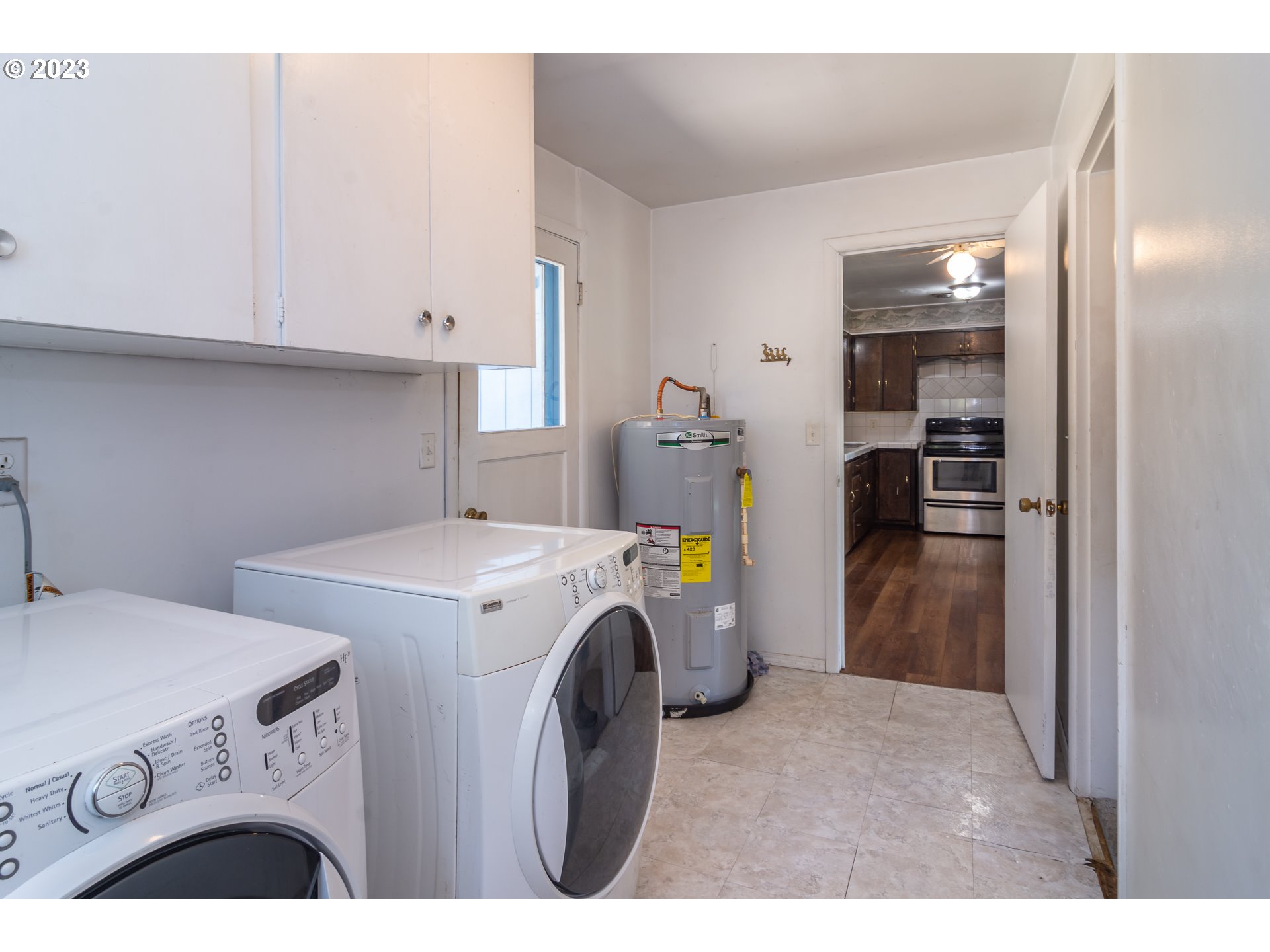 959 Doerner Road Roseburg, OR 97471 - Photo 35 of 40 a utility room with dryer and washer