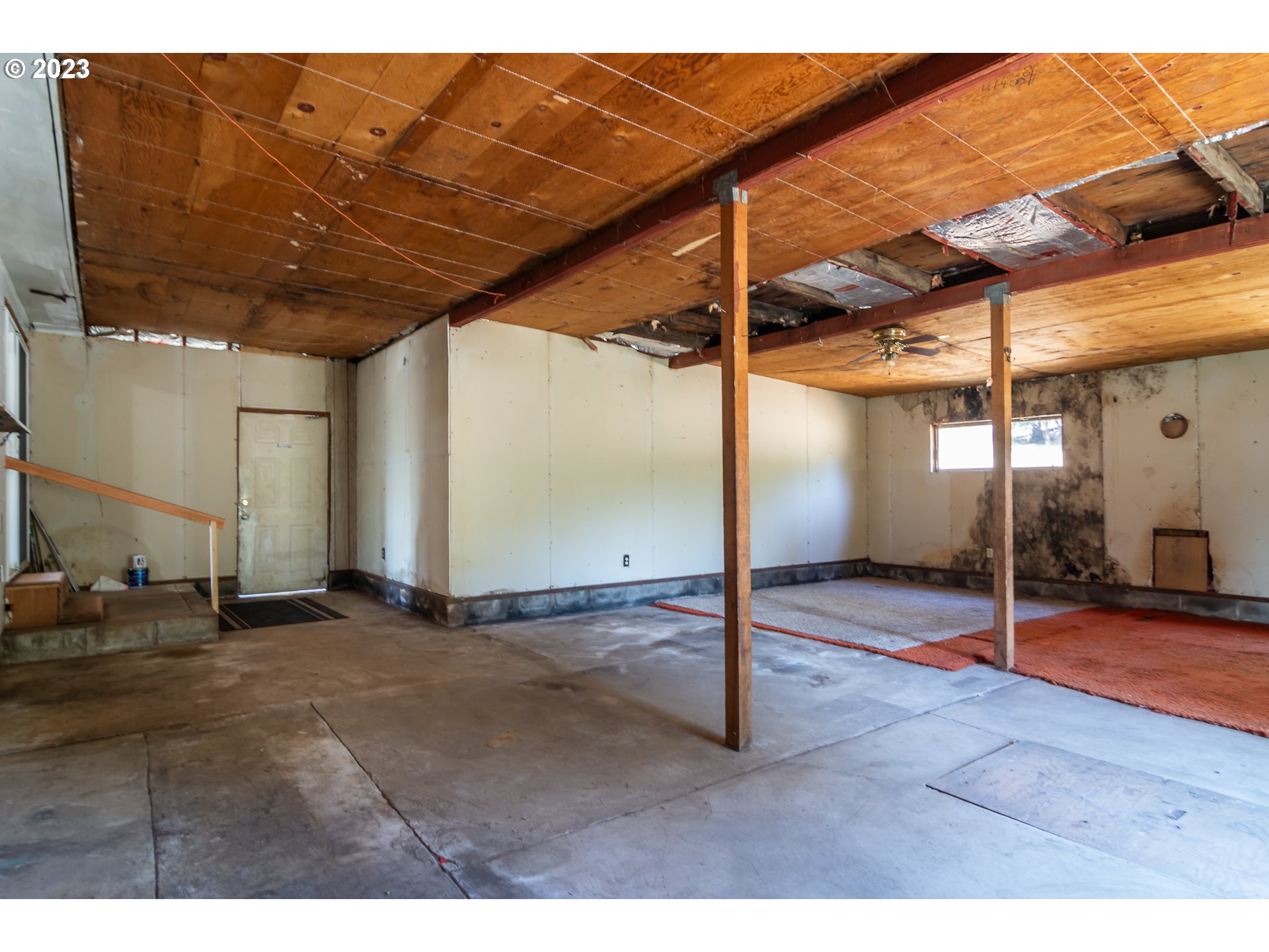 959 Doerner Road Roseburg, OR 97471 - Photo 38 of 40 a view of an empty room