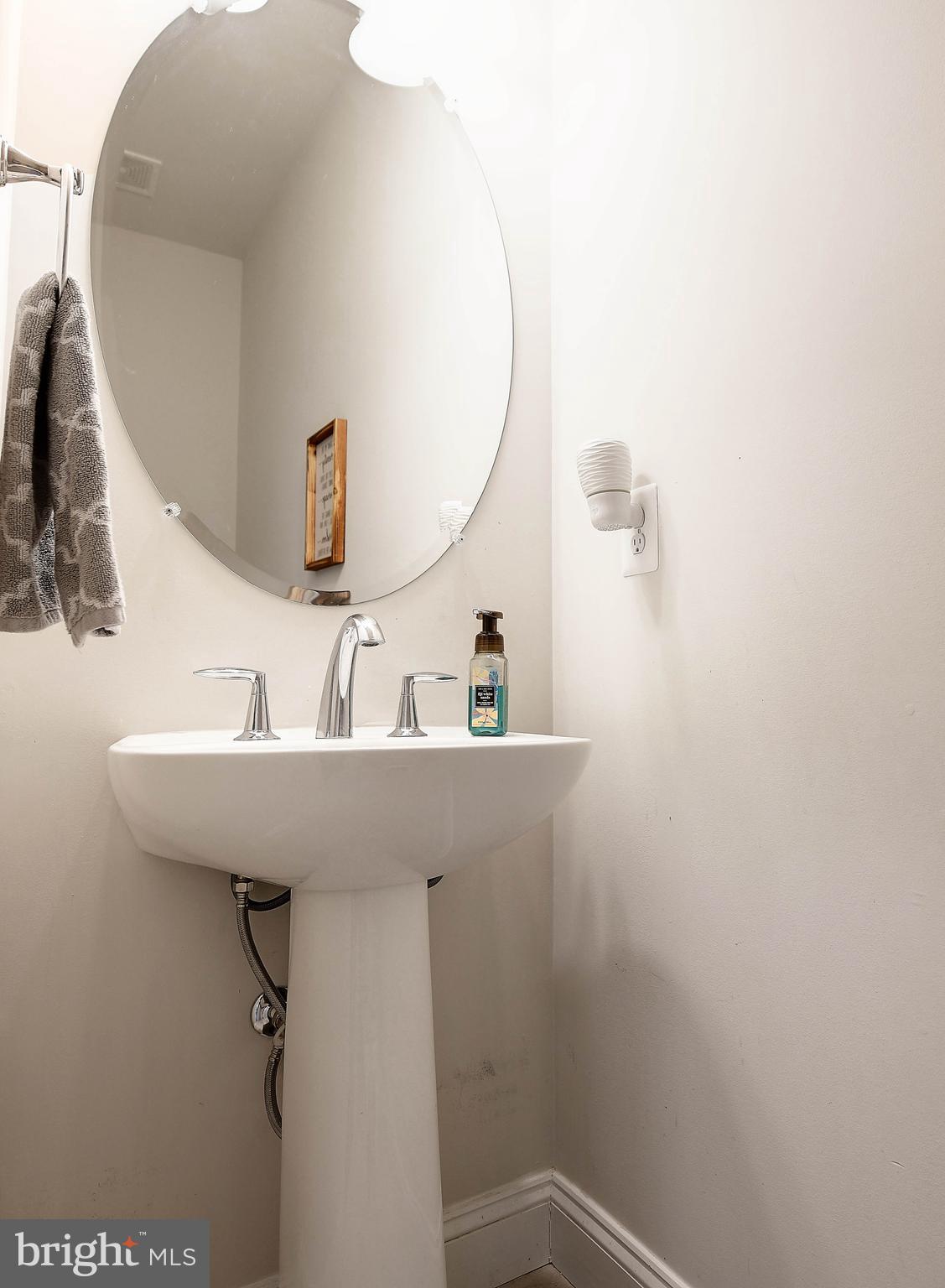 738 Dowers Road Abingdon, MD 21009 - Photo 26 of 50 Main level half bath