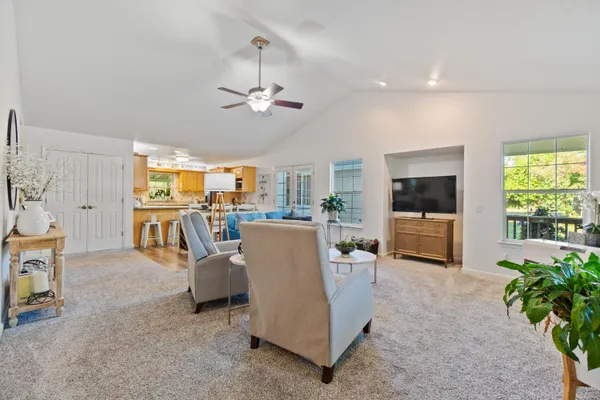 $650,000 | 19962 Welcome Way, Redding, CA 96002