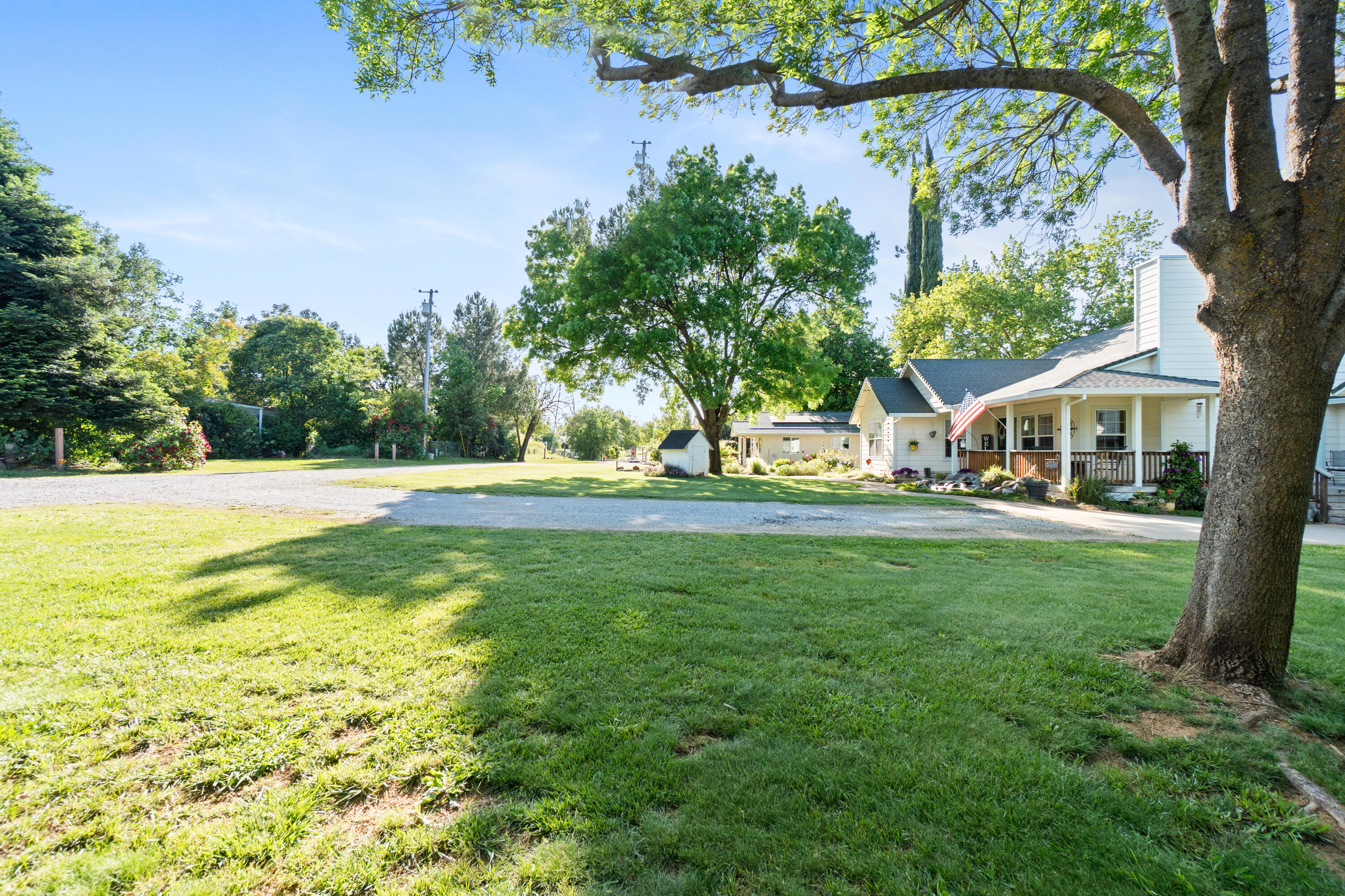 19962 Welcome Way Redding, CA 96002 - Photo 2 of 96 Adorable curb appeal