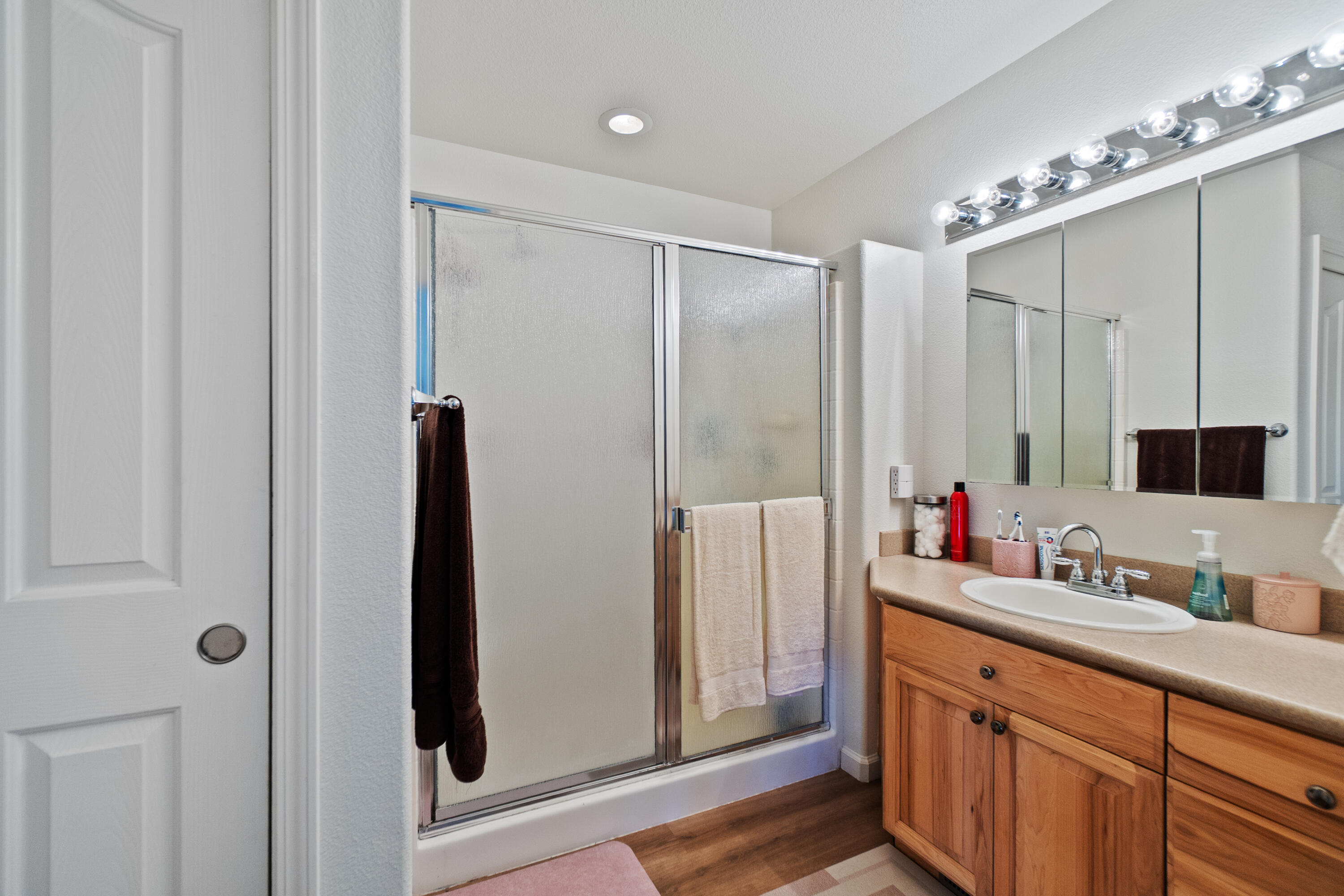 19962 Welcome Way Redding, CA 96002 - Photo 31 of 96 Primary Bathroom