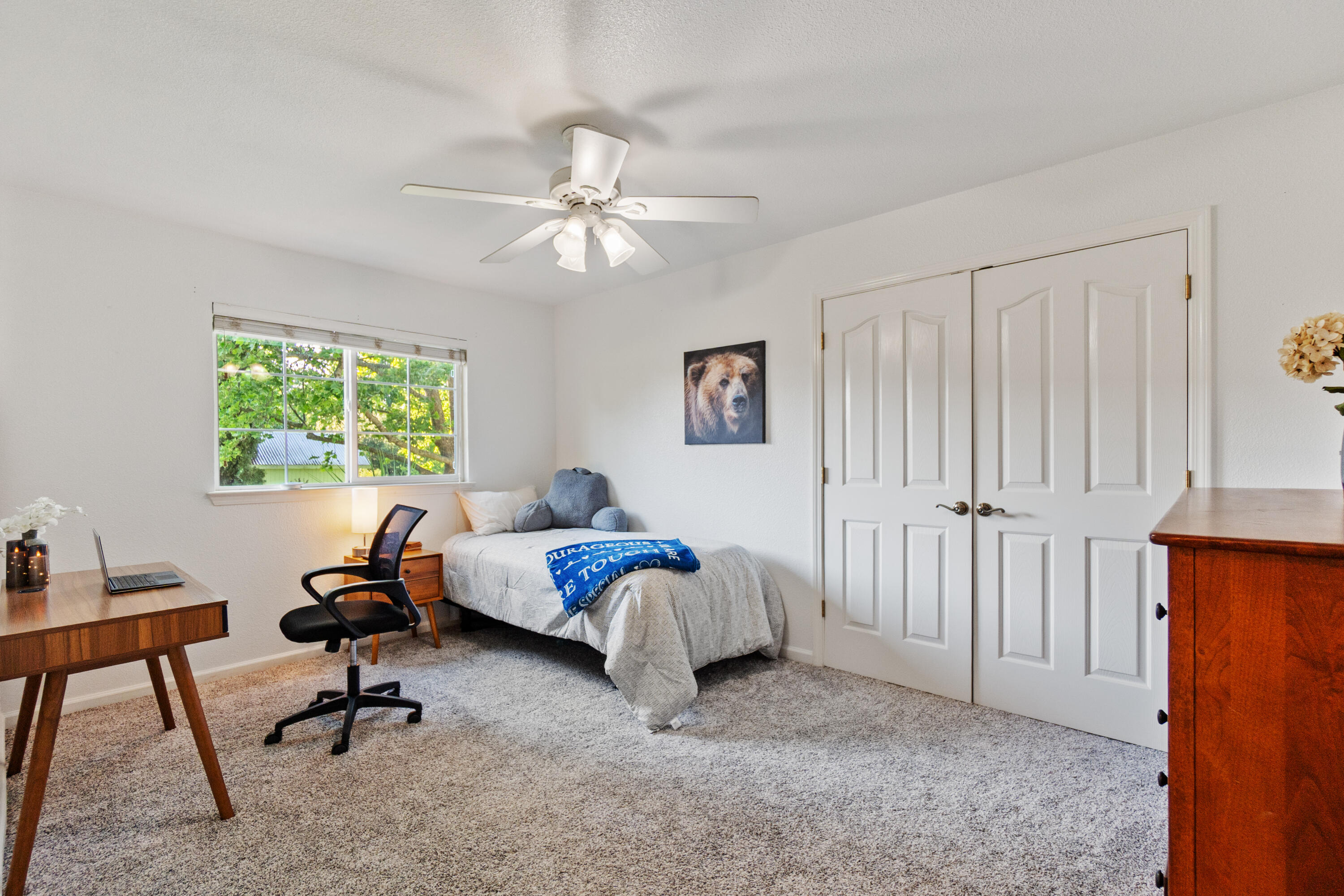 19962 Welcome Way Redding, CA 96002 - Photo 33 of 96 Guest Bedroom