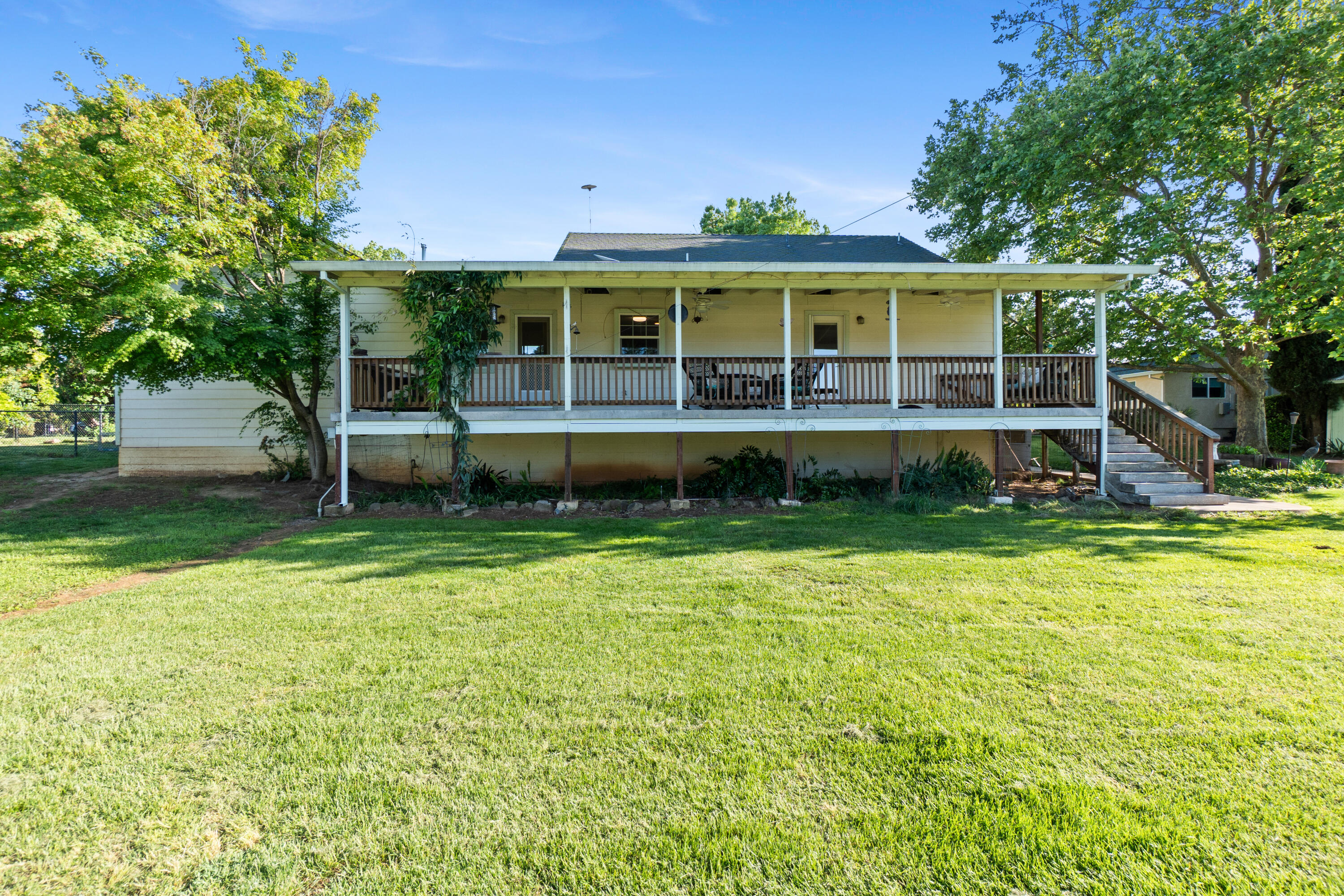 19962 Welcome Way Redding, CA 96002 - Photo 41 of 96 back porch