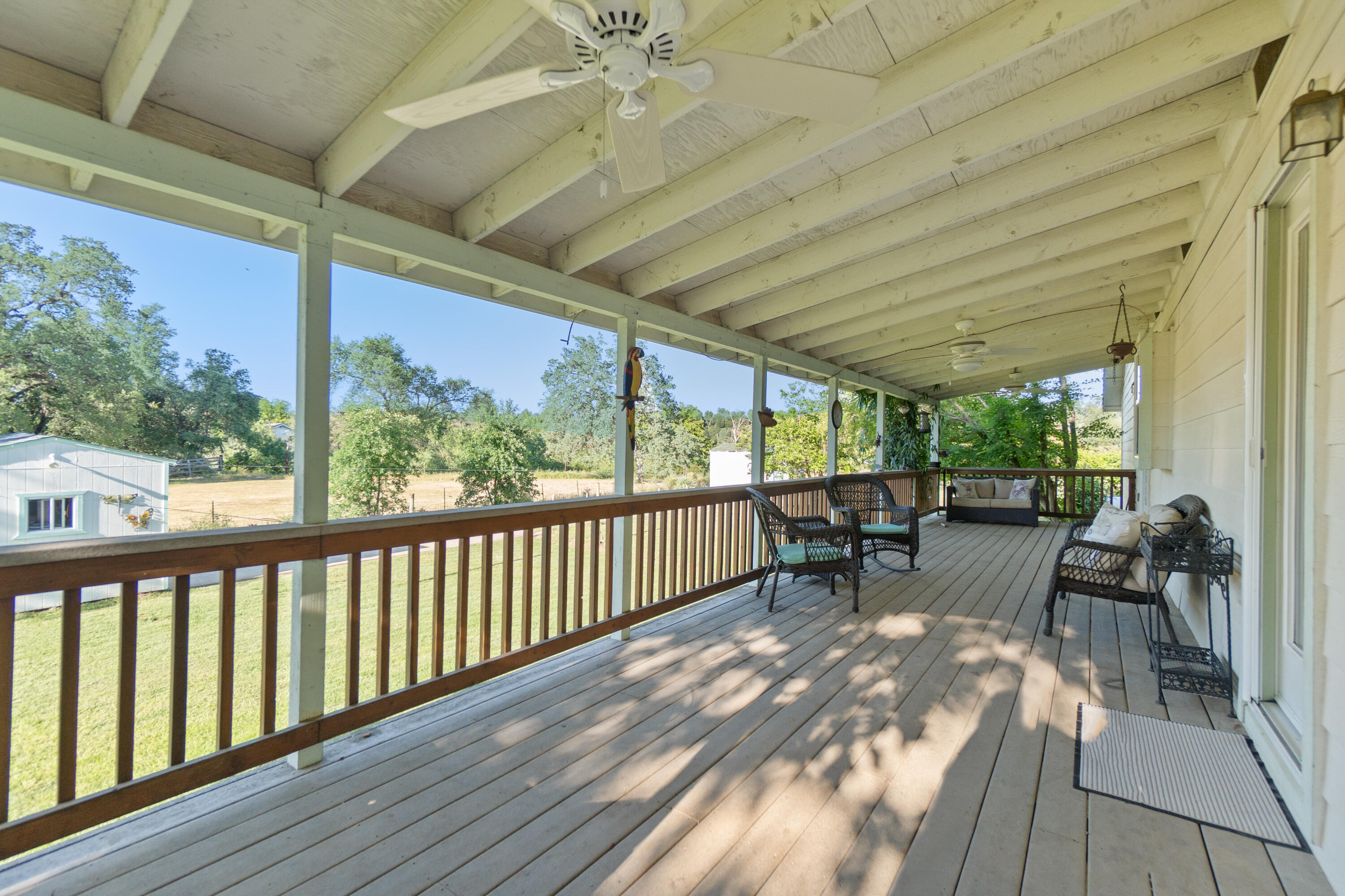 19962 Welcome Way Redding, CA 96002 - Photo 43 of 96 covered deck