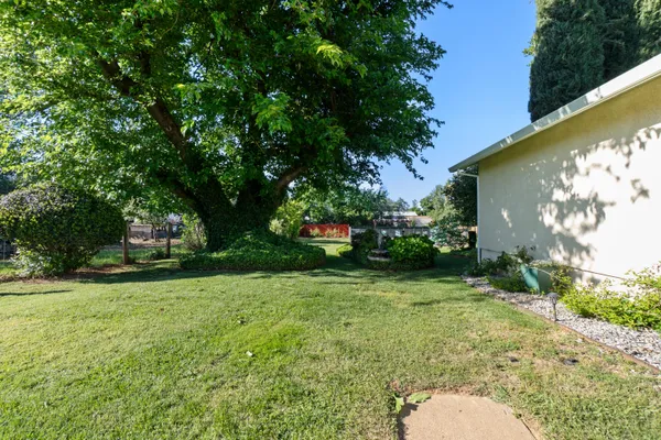 $650,000 | 19962 Welcome Way, Redding, CA 96002
