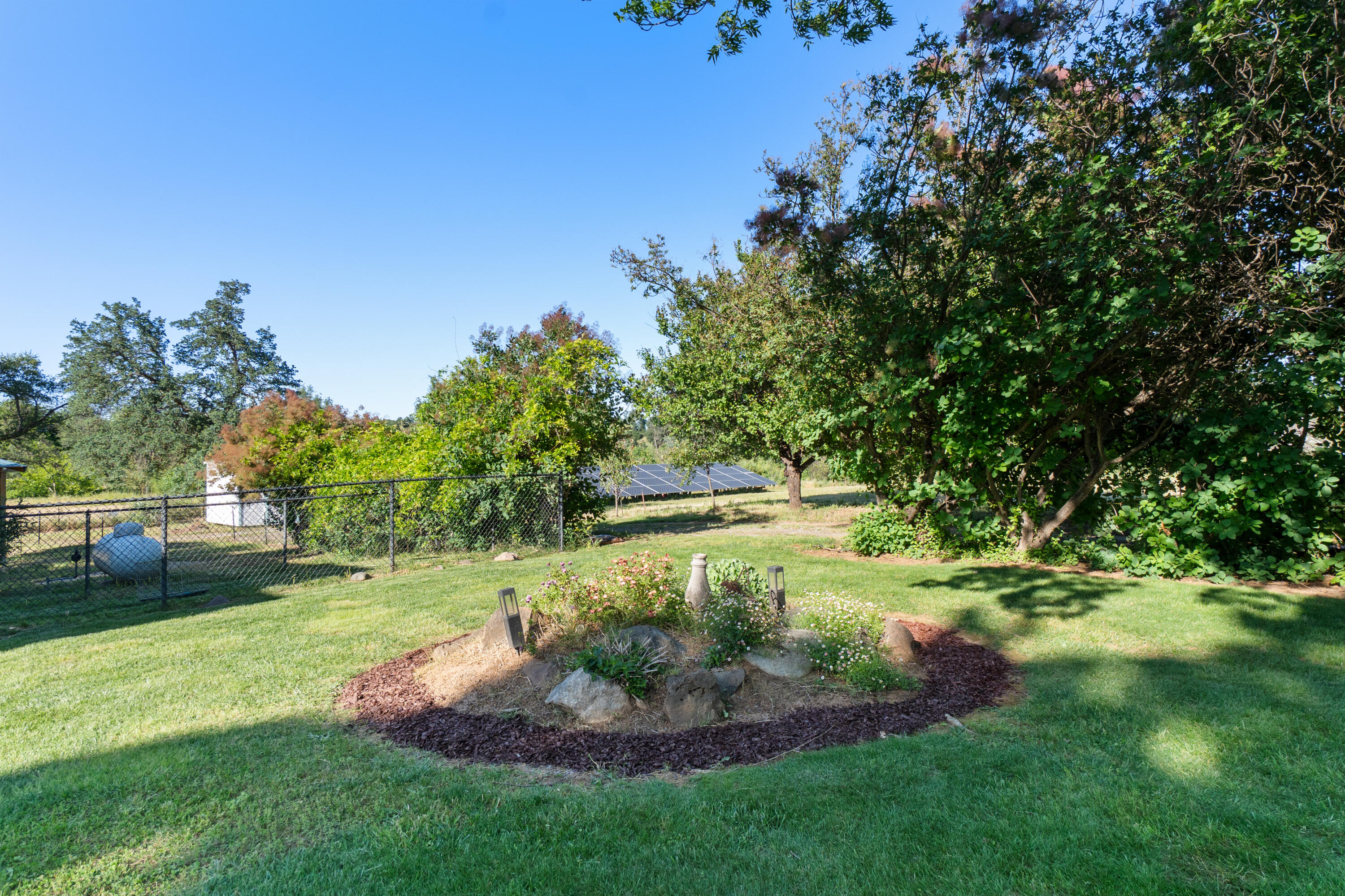 19962 Welcome Way Redding, CA 96002 - Photo 57 of 96 backyard