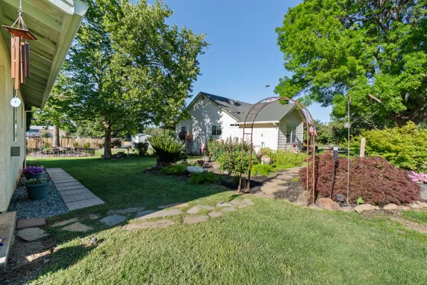 $650,000 | 19962 Welcome Way, Redding, CA 96002