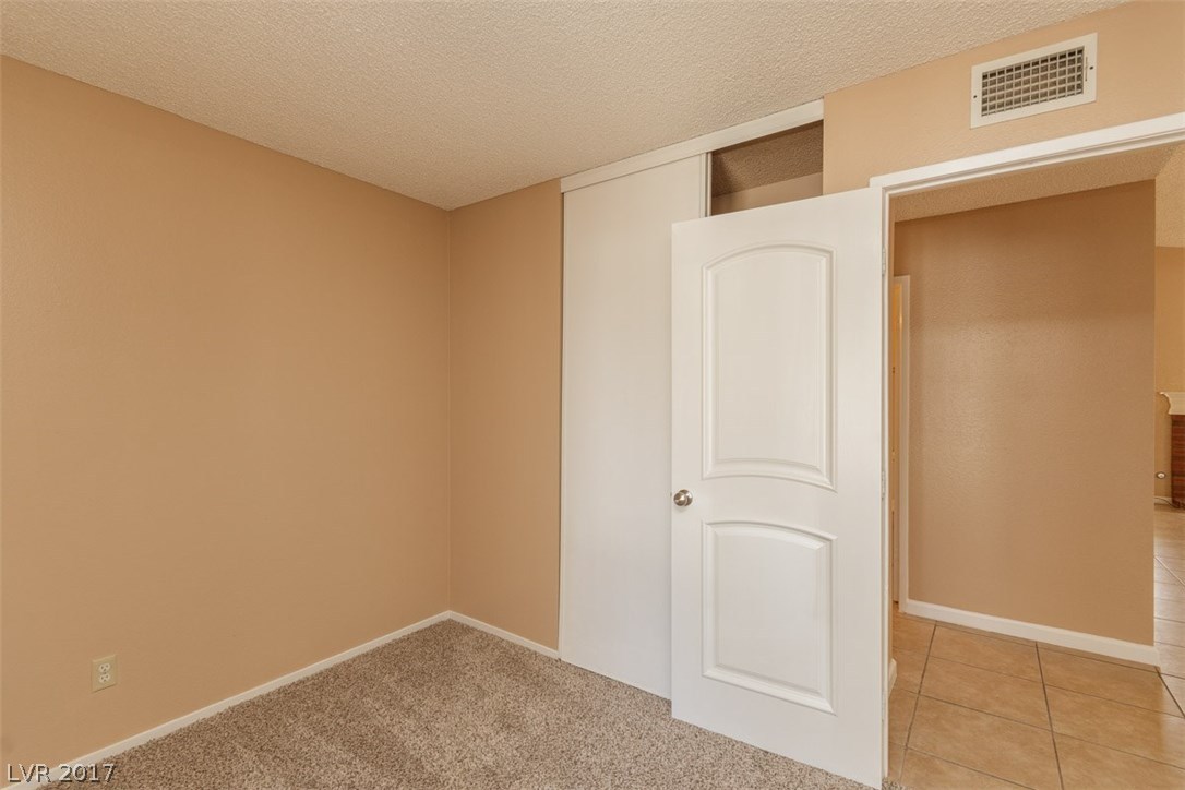 3113 Valleywood Road Henderson, NV 89014 - Photo 13 of 34