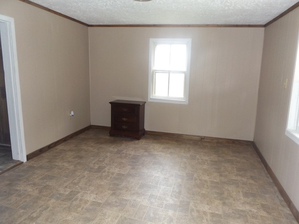 1295 Iron Ridge Road Galax, VA 24333 - Photo 6 of 20 Gallery Image 6