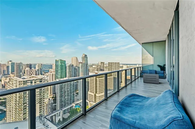 $2,999,000 | 801 South Miami Avenue, Unit PH5704, Miami, FL 33131