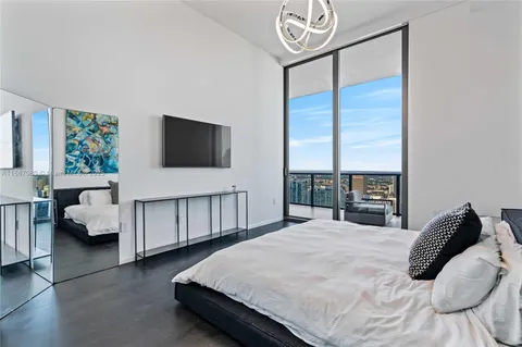 $2,999,000 | 801 South Miami Avenue, Unit PH5704, Miami, FL 33131