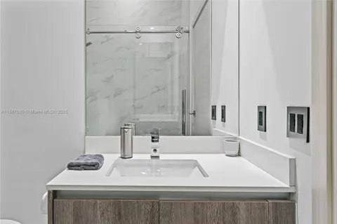 $2,999,000 | 801 South Miami Avenue, Unit PH5704, Miami, FL 33131