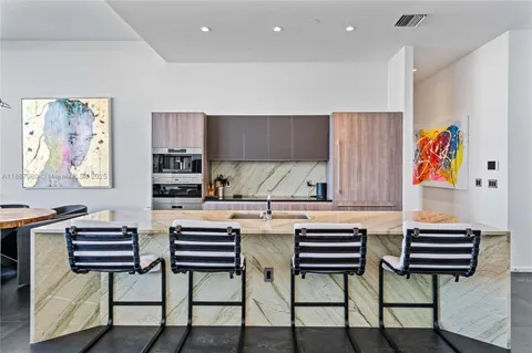 $2,999,000 | 801 South Miami Avenue, Unit PH5704, Miami, FL 33131